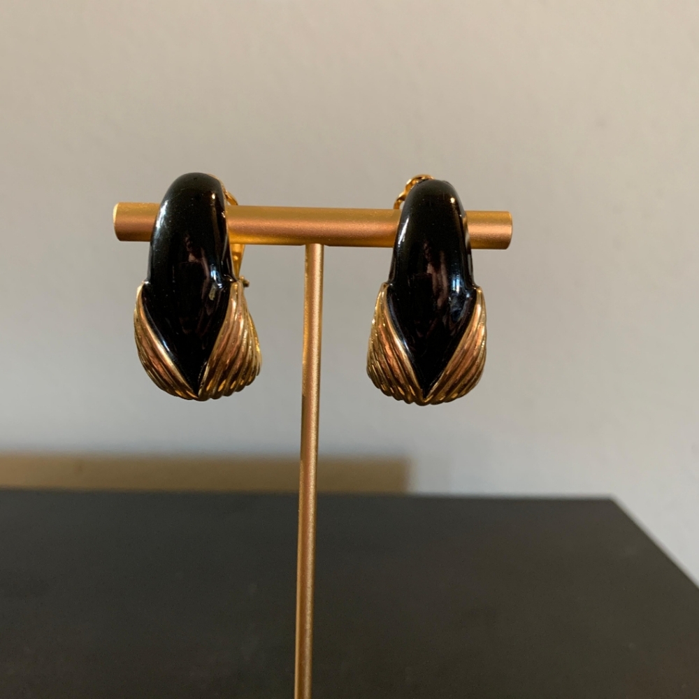 New condition earrings